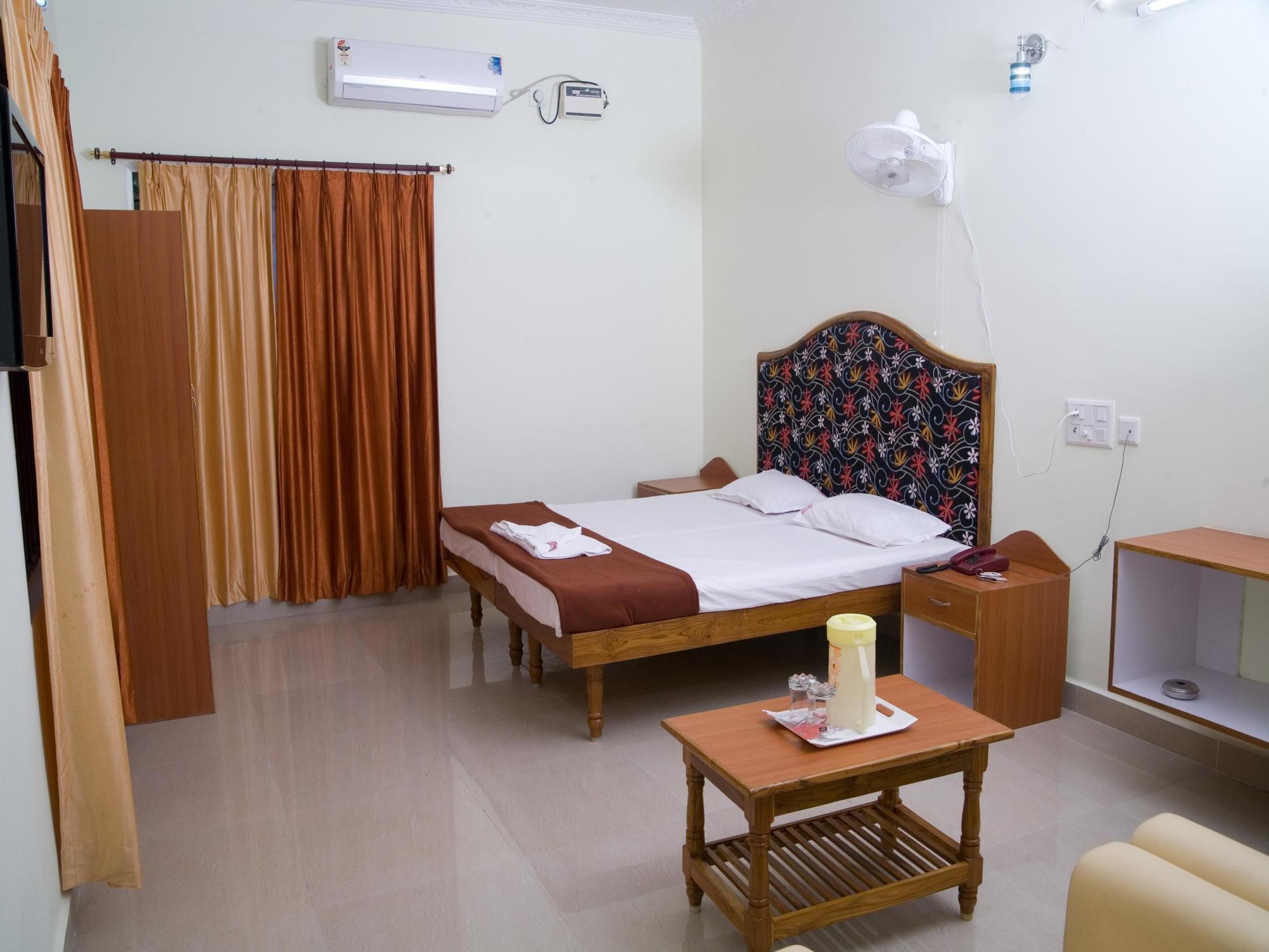 Vihas Inn Tirupati Extérieur photo