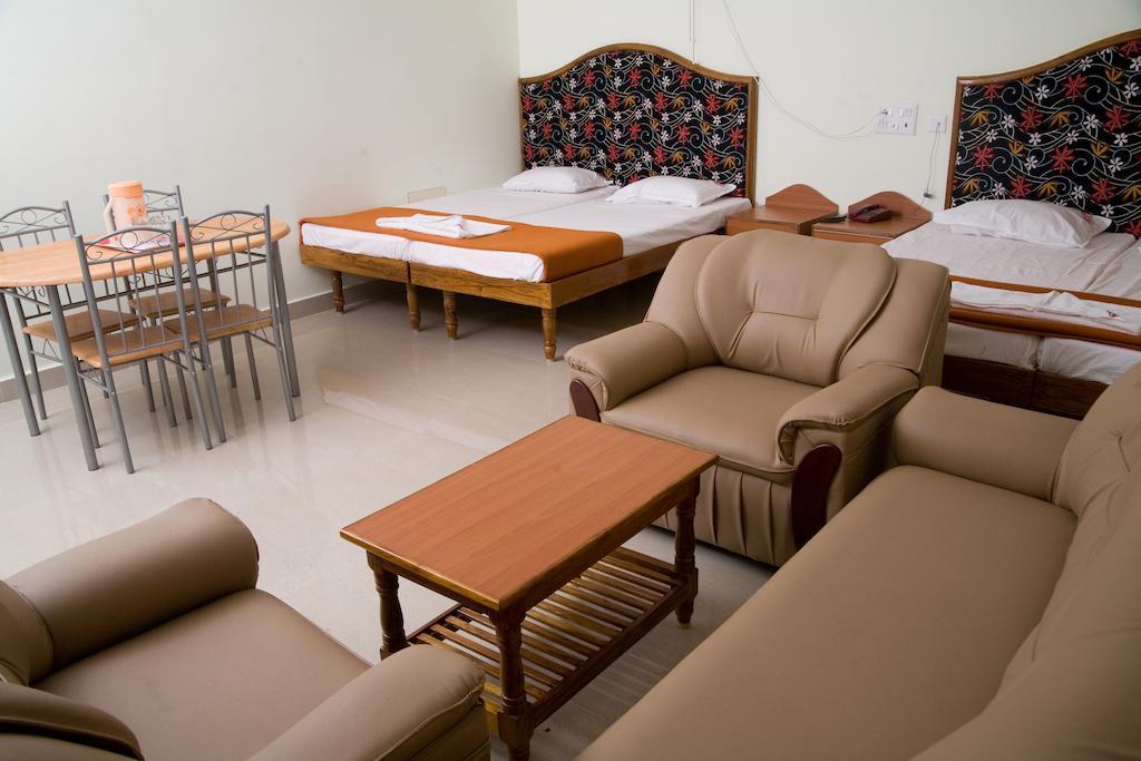 Vihas Inn Tirupati Extérieur photo